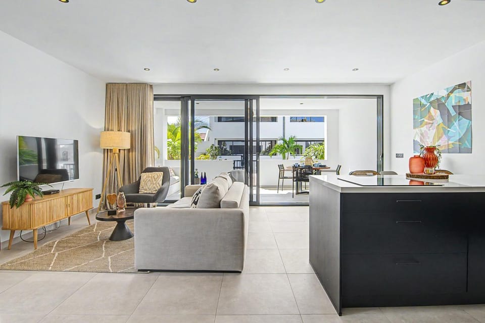 The Sunrise-poolside appartement Apartment in Jan Thiel