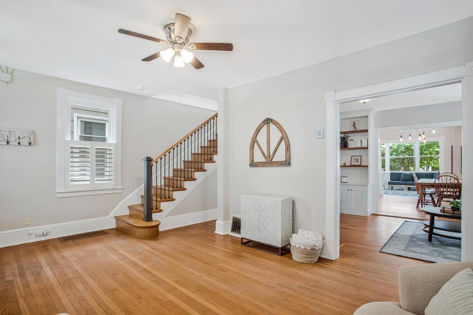 Walk to DTA & USNA Pet-Friendly Home House in Spa Creek