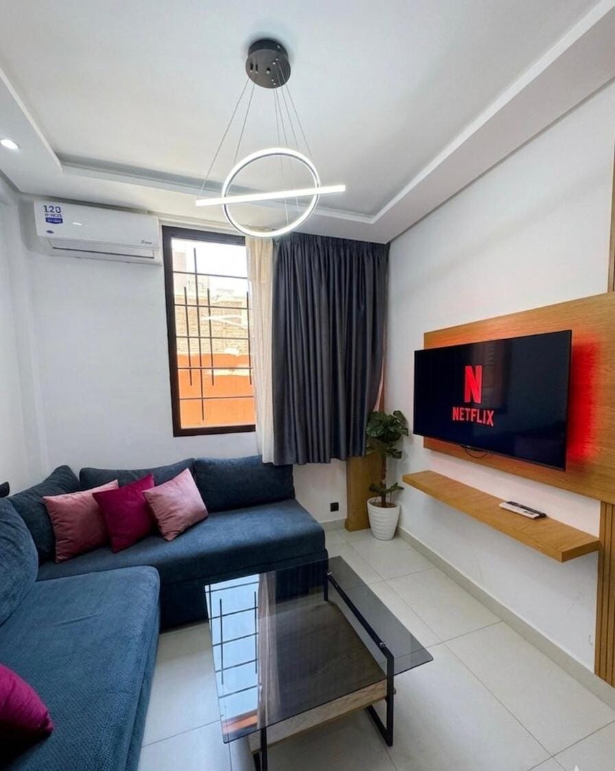TV and multimedia, Living room, Seating area, air conditioner