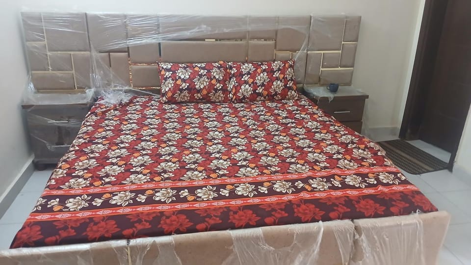 Hamna guest house bahria town karachi Vacation rental in Karachi