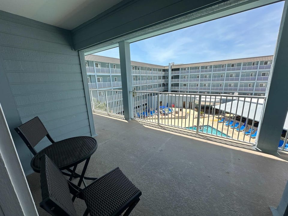 Hilton Head Resort 2BR Near Beach Pools Hot Tub Apartment in Hilton Head Island