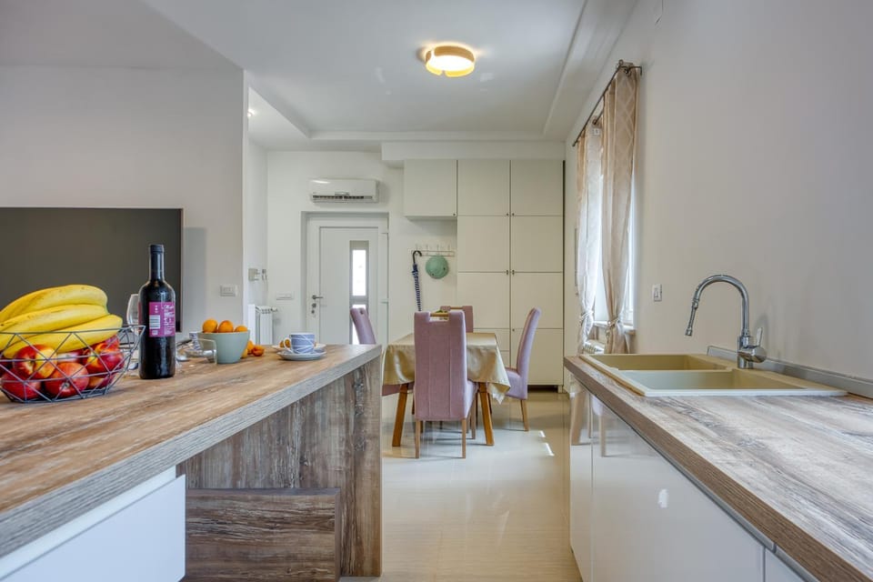 New apartment Lavander 04 with free parking Apartment in Pula