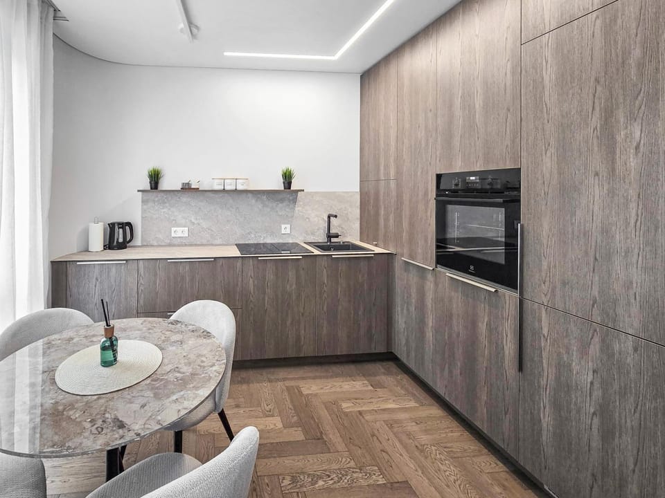 Kitchen or kitchenette, Dining area, oven, stove