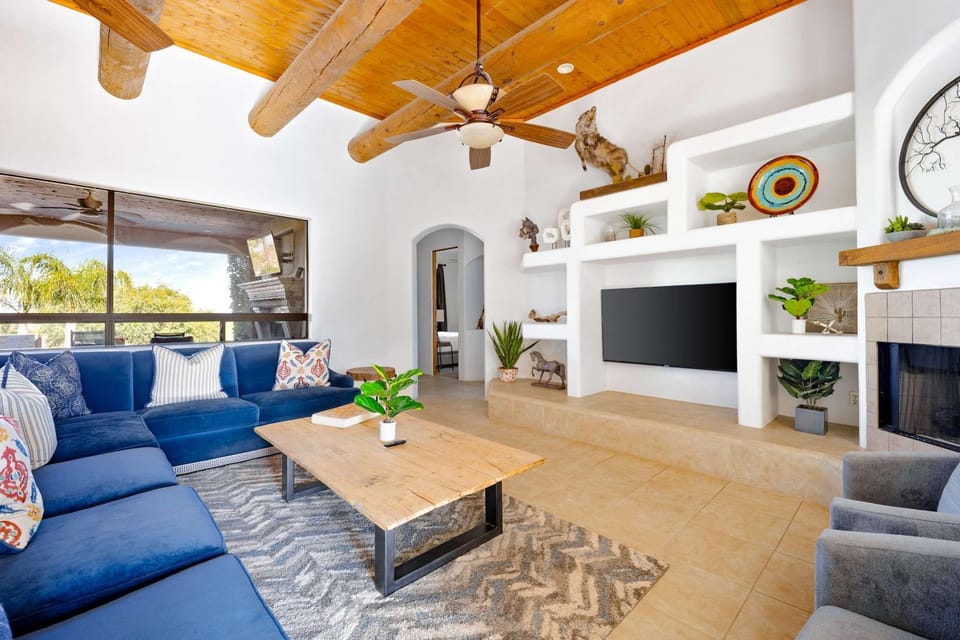 TV and multimedia, Living room, Seating area