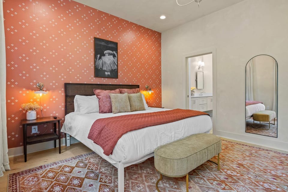 The Velvet Spur - Rooftop Retreat Near Germantown House in Nashville