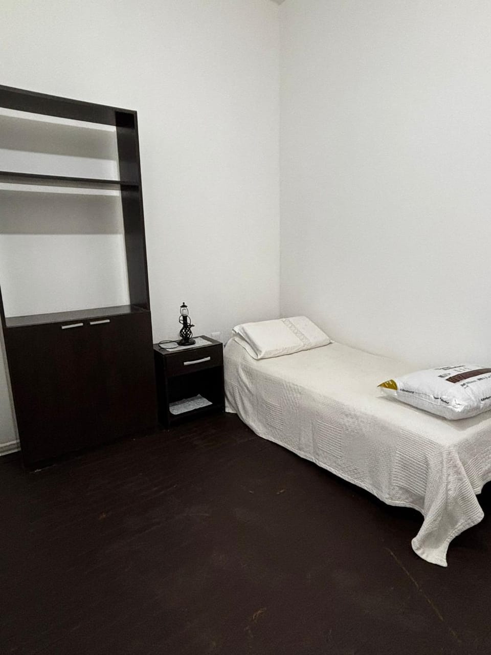 alquilo camas en habitaciones compartidas Bed and Breakfast in Montevideo Department, Uruguay