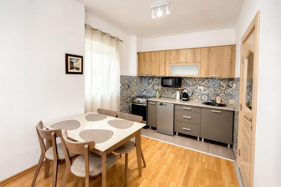 Family Apartment Free Parking Self Check-in Apartment in Budva