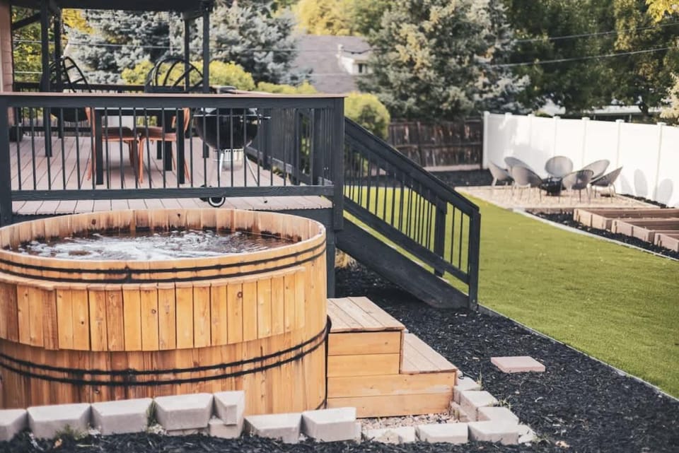 For Families and Large Groups Hot Tub Turf Yard Outdoor Dining and Games House in Wheat Ridge