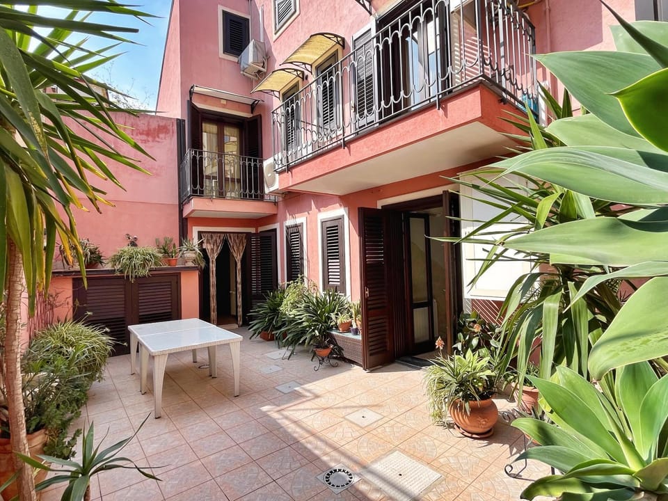 Patio, Garden, Balcony/Terrace