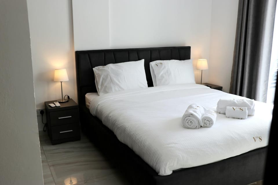 Veranda 8 Three Bedrooms Big Sun Terrace & Jacuzzi Apartment in Germasogeia