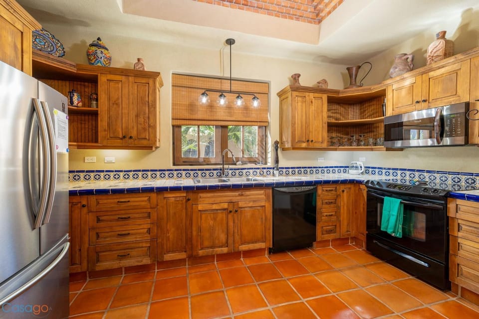 Kitchen or kitchenette, kitchen
