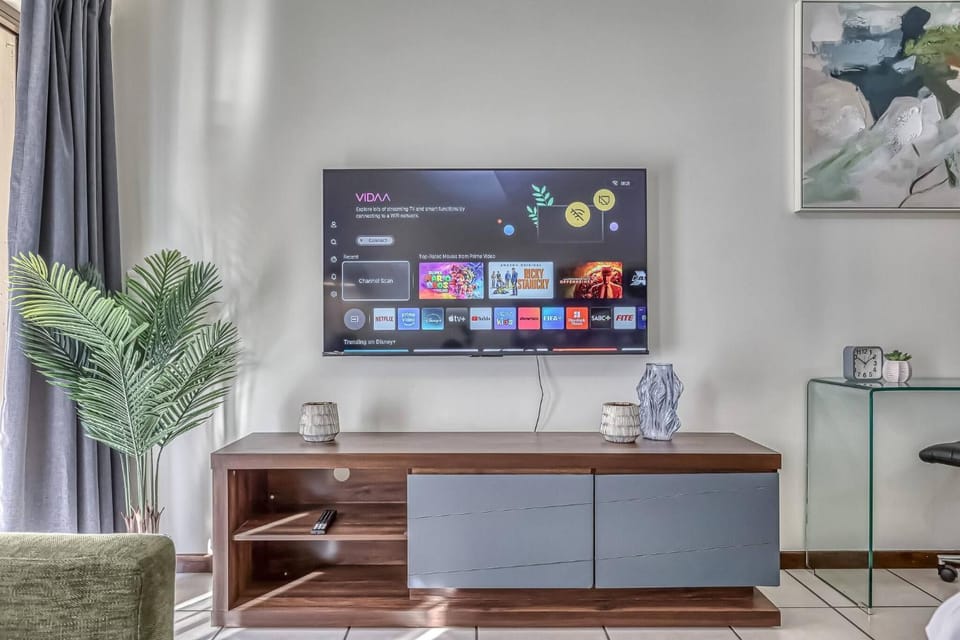 Communal lounge/ TV room, TV and multimedia, Living room, Decorative detail