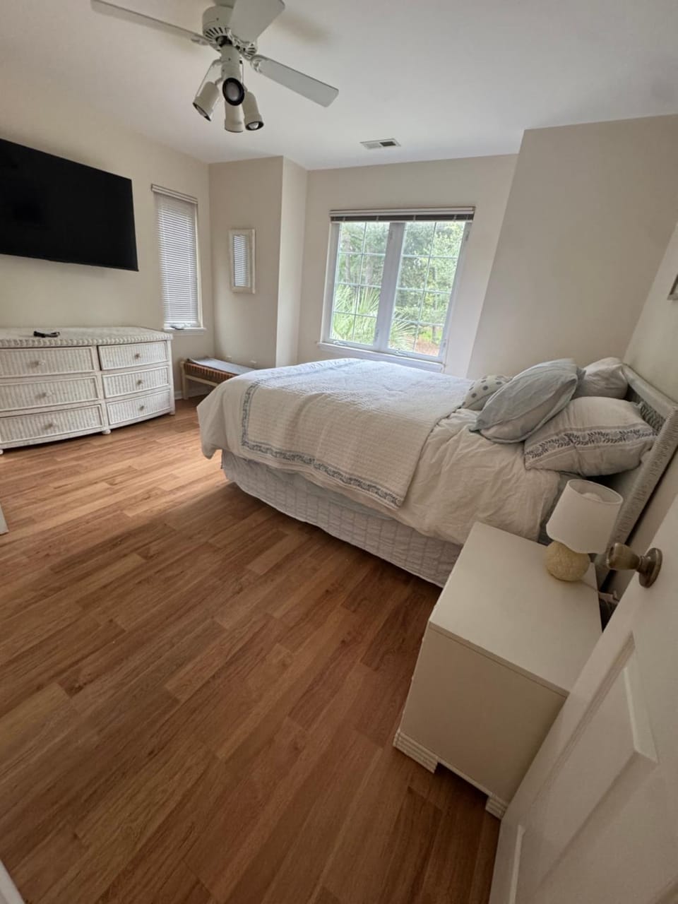 Pine Knoll Shores Vacation House- Private Beach Access-Family Friendly Villa in Pine Knoll Shores