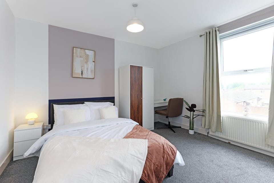 Bed, Bedroom