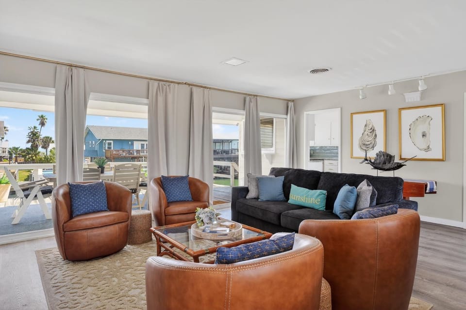 View (from property/room), Living room, Seating area, furniture