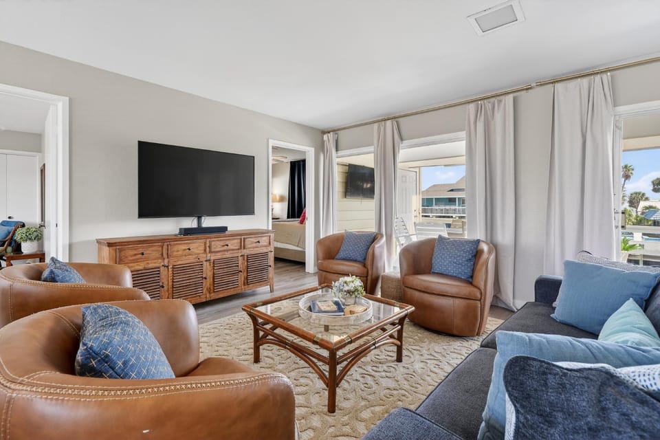 TV and multimedia, Living room, Seating area, furniture