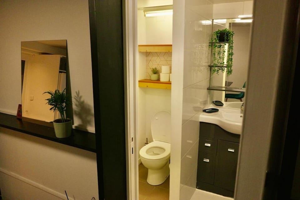 Toilet, Bathroom