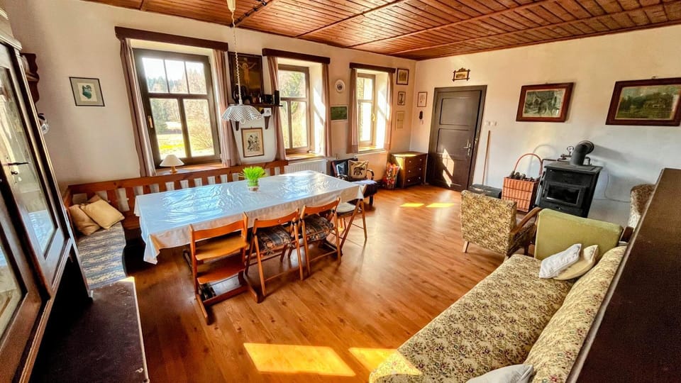 Living room, Seating area, Dining area