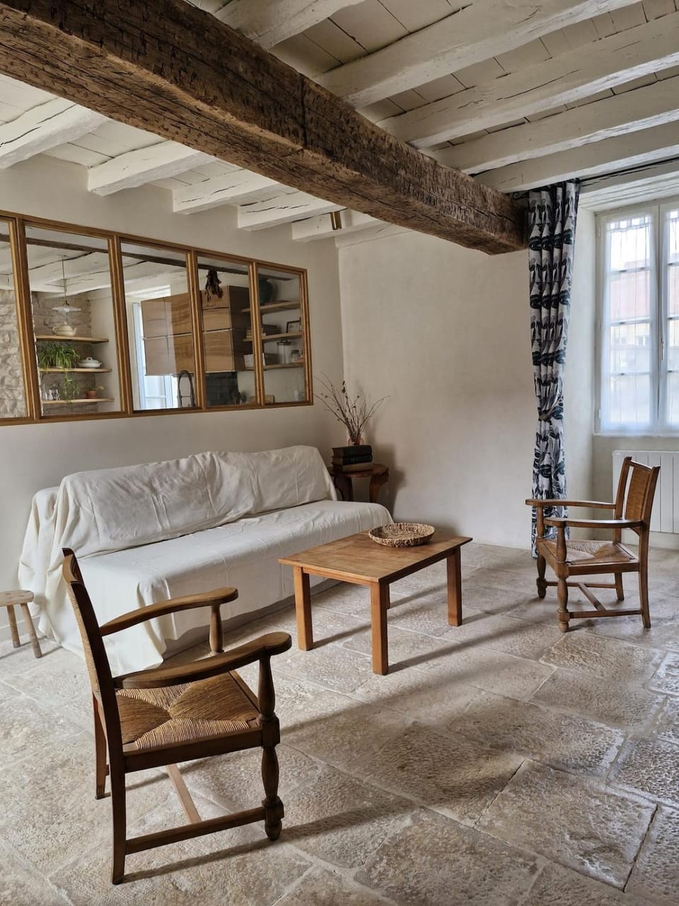 Maison en pierre, jardin, calme en Bourgogne House in Bourgogne-Franche-Comté