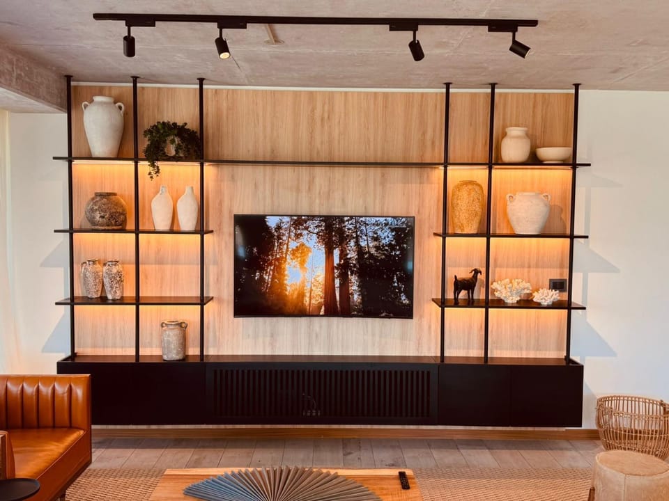 TV and multimedia, Seating area