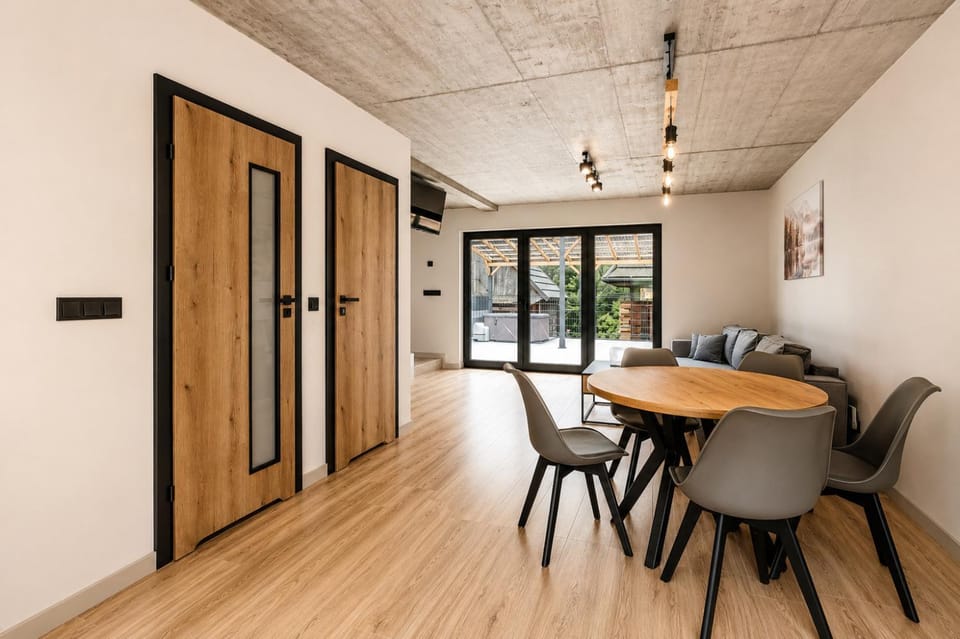 Living room, Seating area, Dining area, Garden view, heating