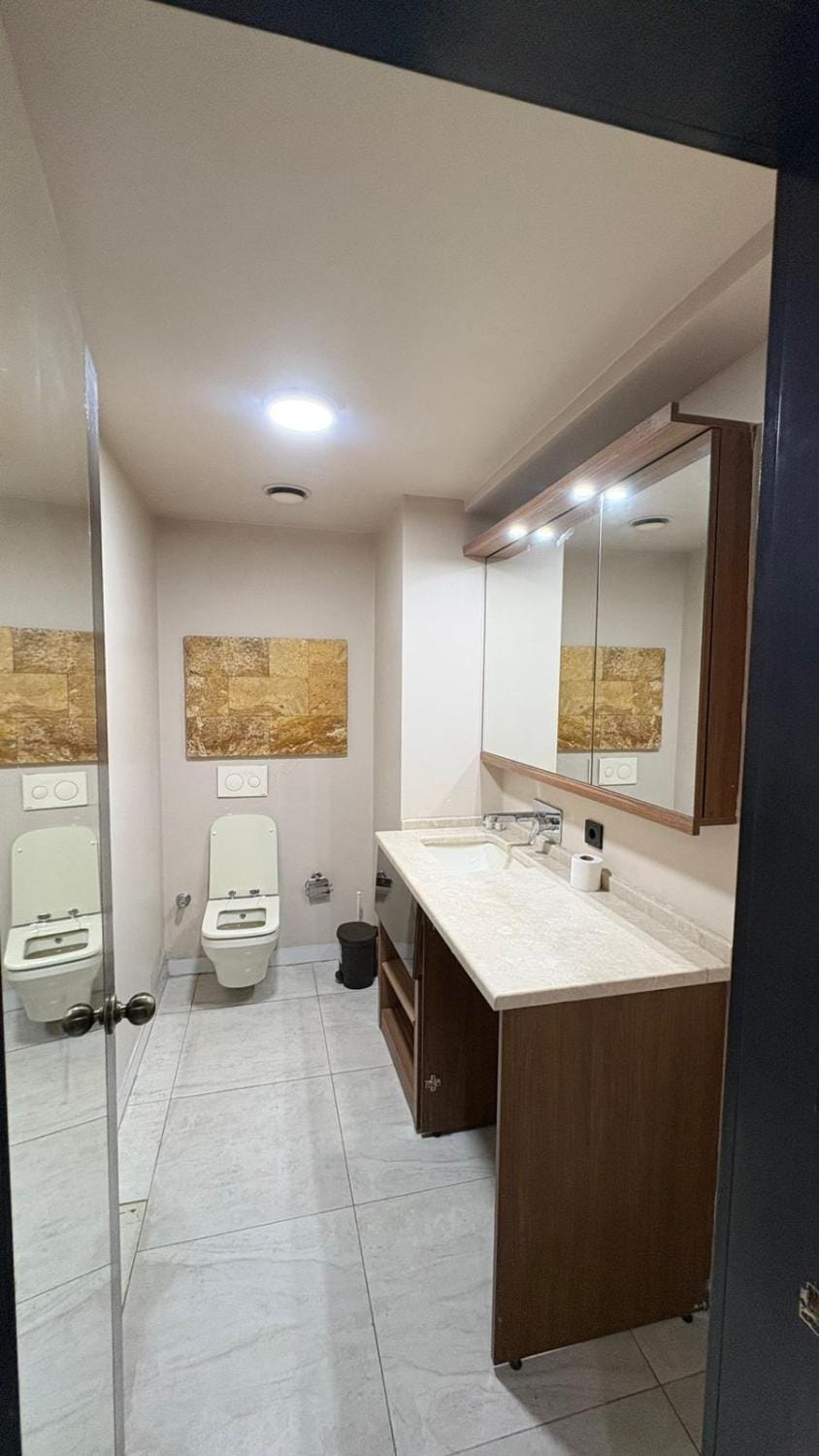 Toilet, Bathroom, towels