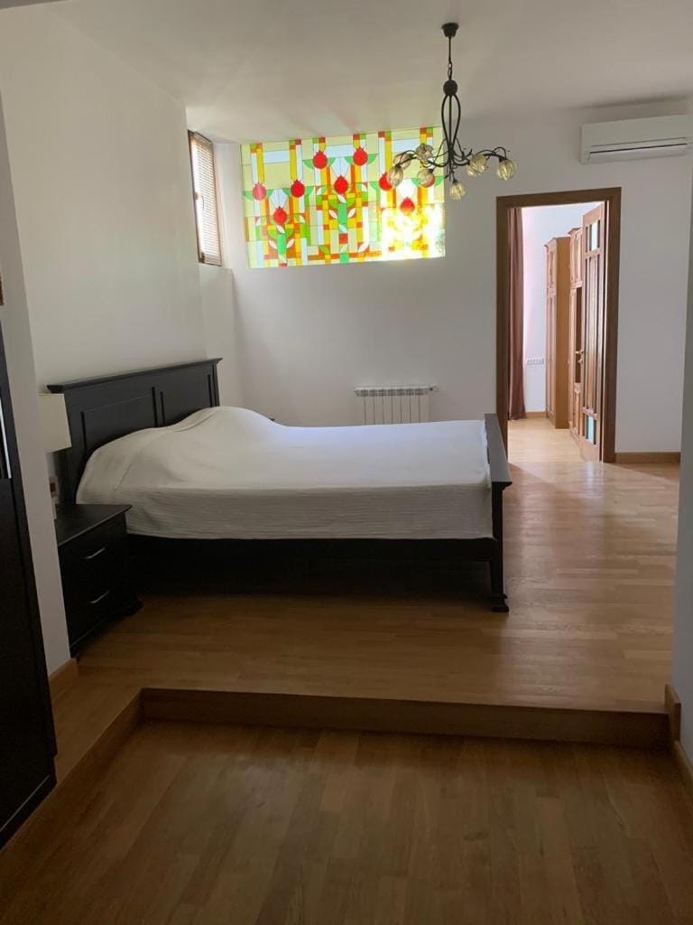 Предлагаем посуточно 3 комнатную квартиру на улице Московяна Apartment in Yerevan
