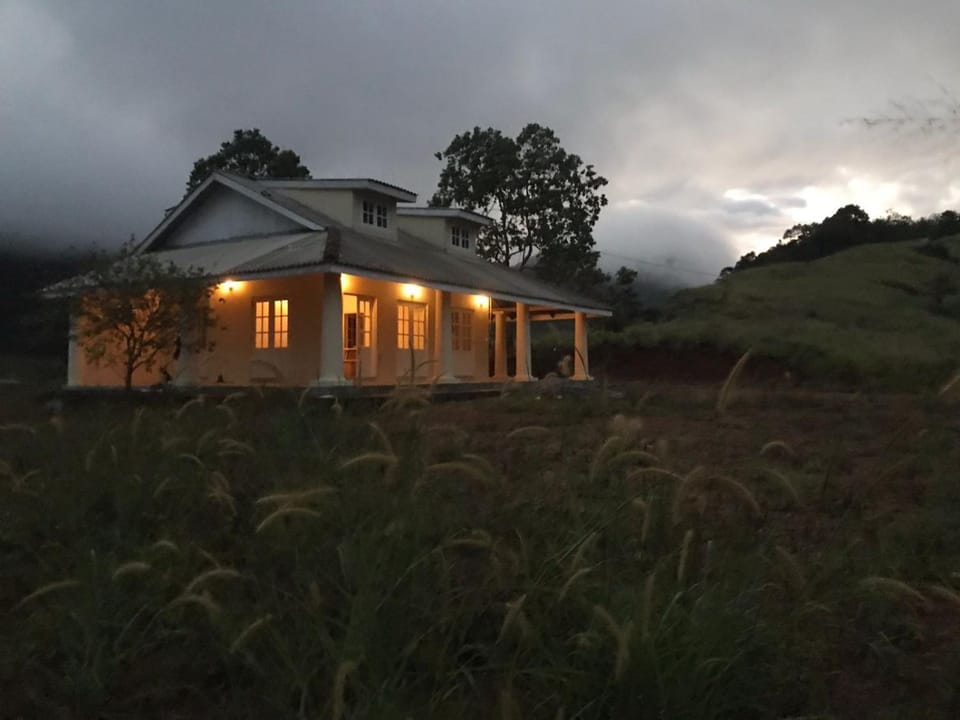 SAMSARA Retreat Hanthana Nature lodge in Central Province