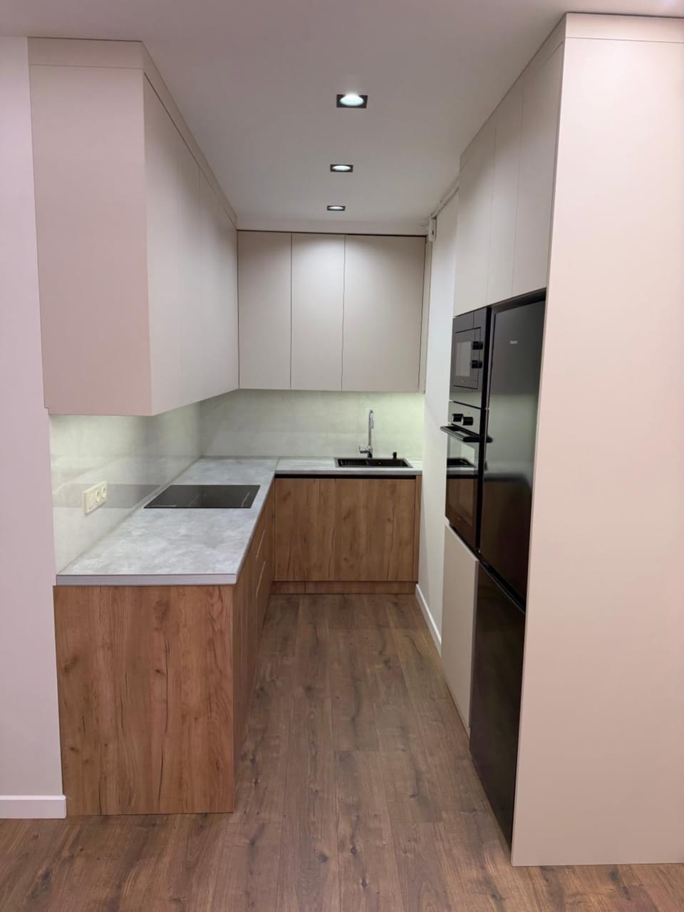 Kitchen or kitchenette, pet friendly, stove