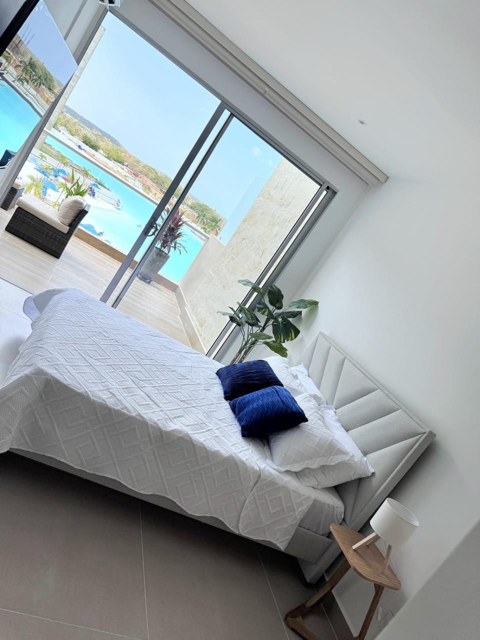 Grand Terrace Luxury Beach Apartment in Bolivar