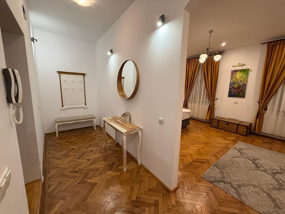 Insieme Studio - Small Square Apartment in Sibiu