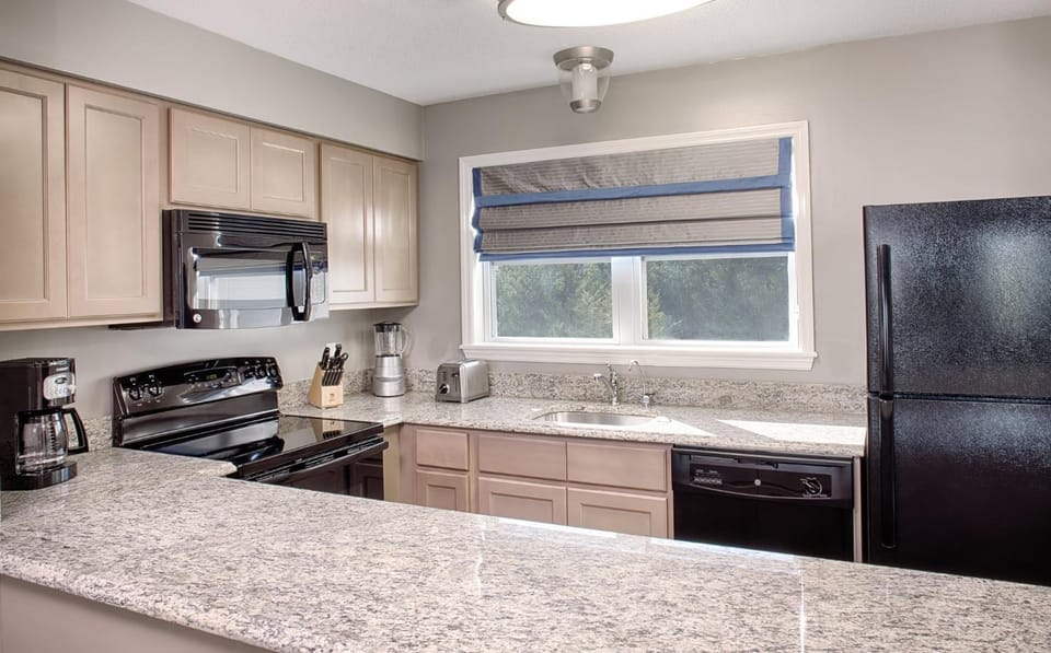 Wyndham Ocean Ridge Eight 8BR Apartments House in Edisto Beach