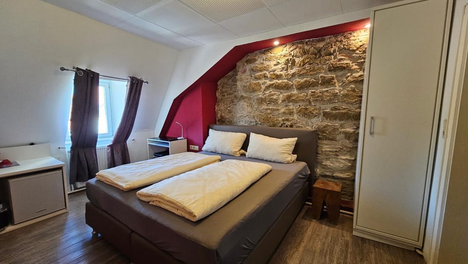 Bed, Photo of the whole room, Bedroom, wardrobe