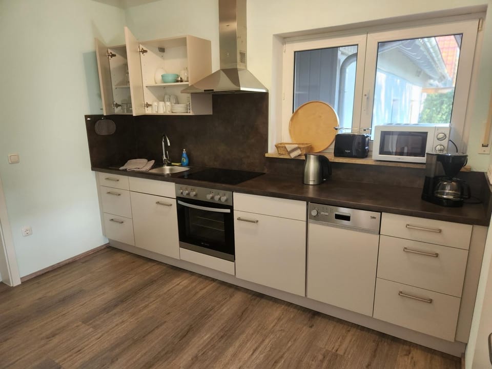 Kitchen or kitchenette, Living room