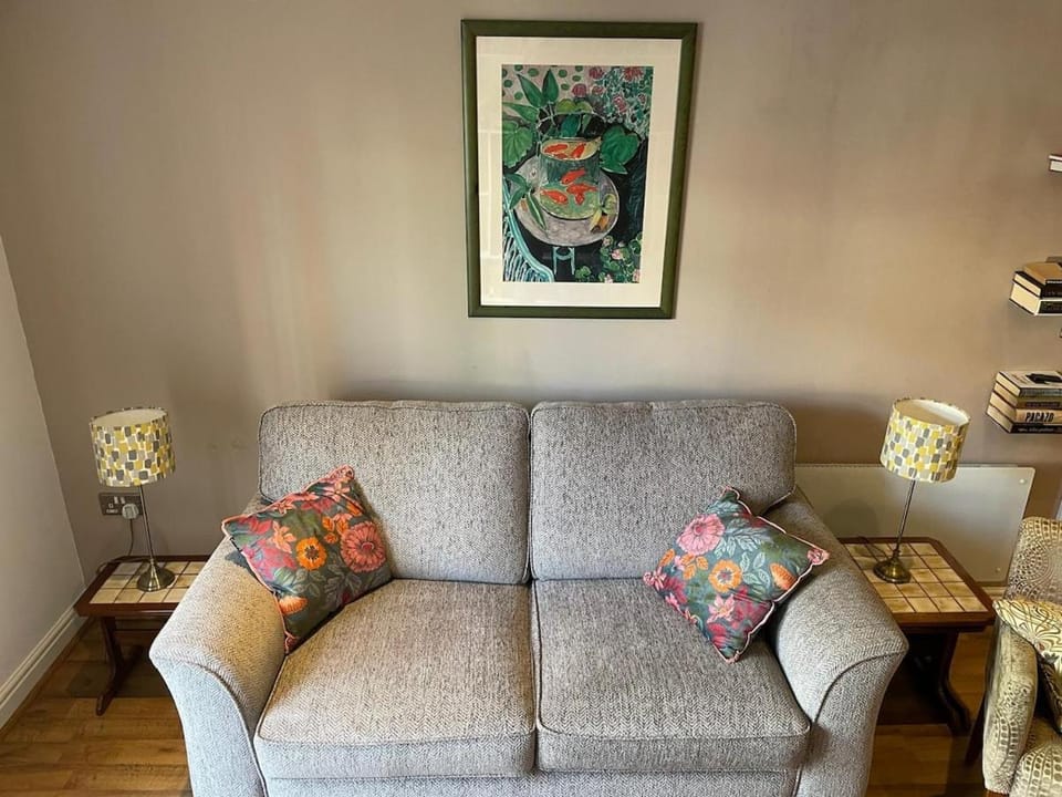 Lovely Apartment - Sleeps 6 - 1 Super King Bed, 1 Double Bed and 1 Double Sofa Bed Apartment in Lincoln