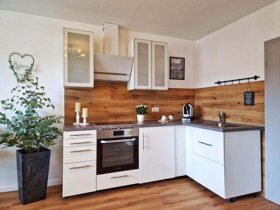 FeWo Talblick - modern, charmant, Feldrand Apartment in Hesse