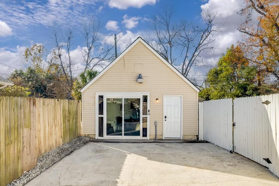 Charming 1 bedroom Near SAV & Downtown Apartment in Port Wentworth