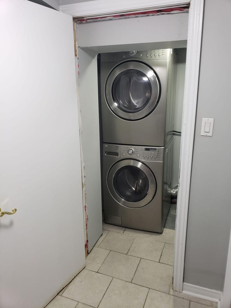 Beautiful home Apartment in Brampton