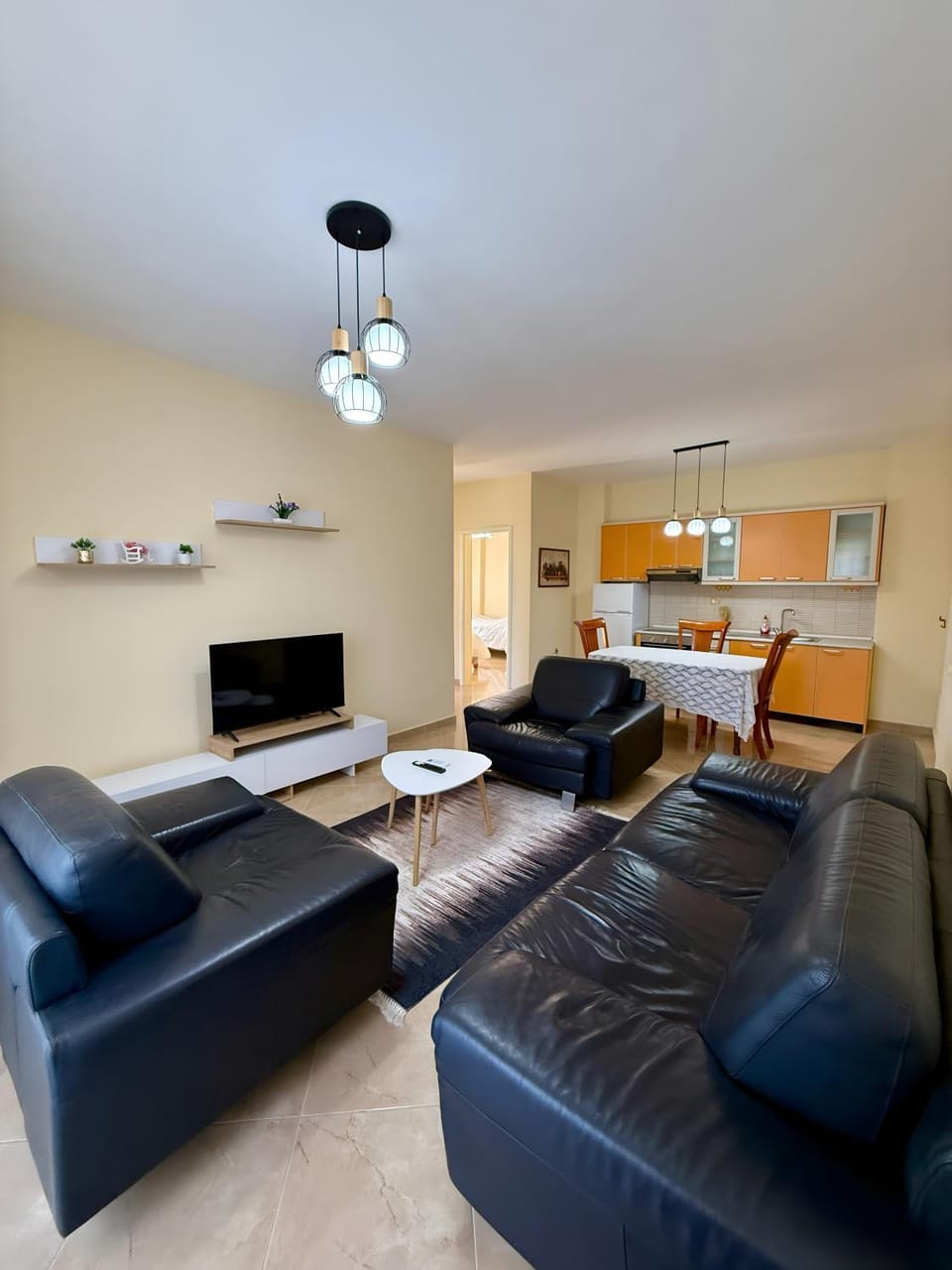 Vlora Center Apartment - 5 Min to Lungomare House in Vlorë