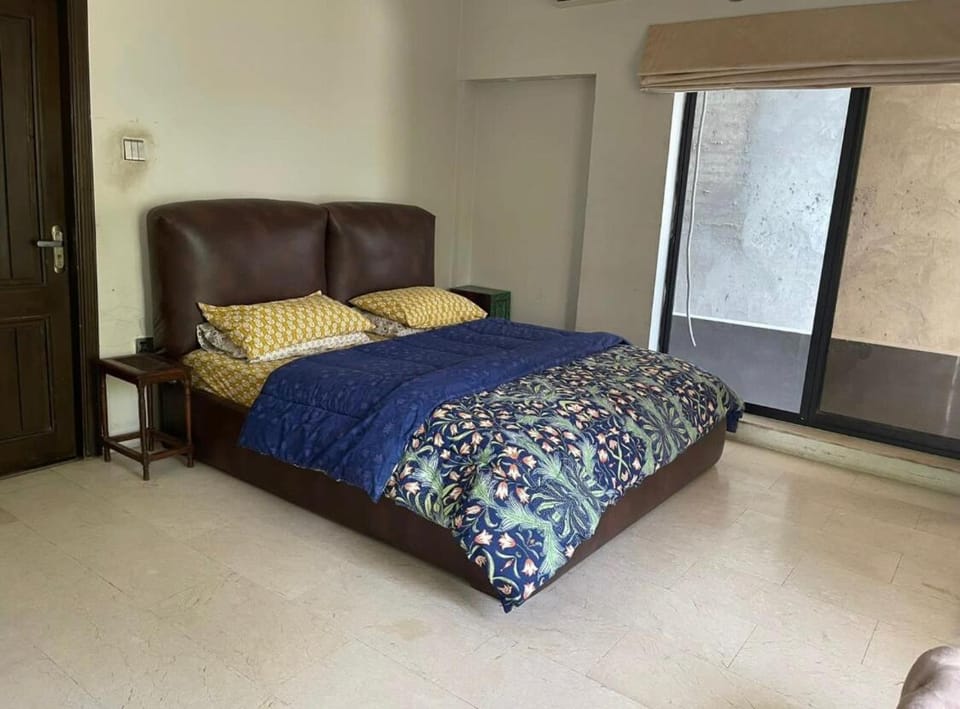 Sleek, contemporary 3-bed home with scenic views Villa in Islamabad