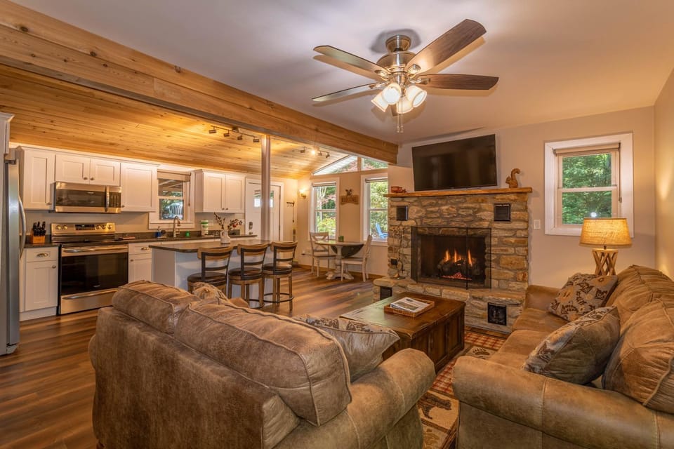 Cozy Cottage House in Watauga
