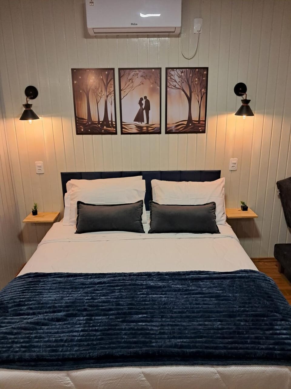 Bed, Bedroom, air conditioner