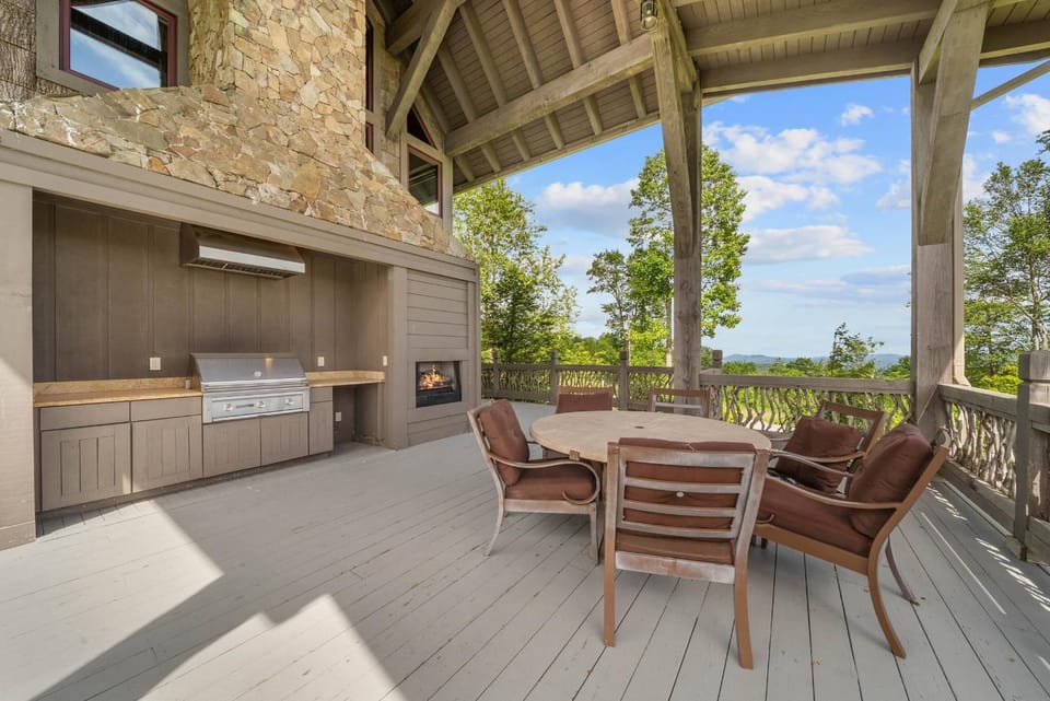 Overlook at Wilderness Trail House in Linville