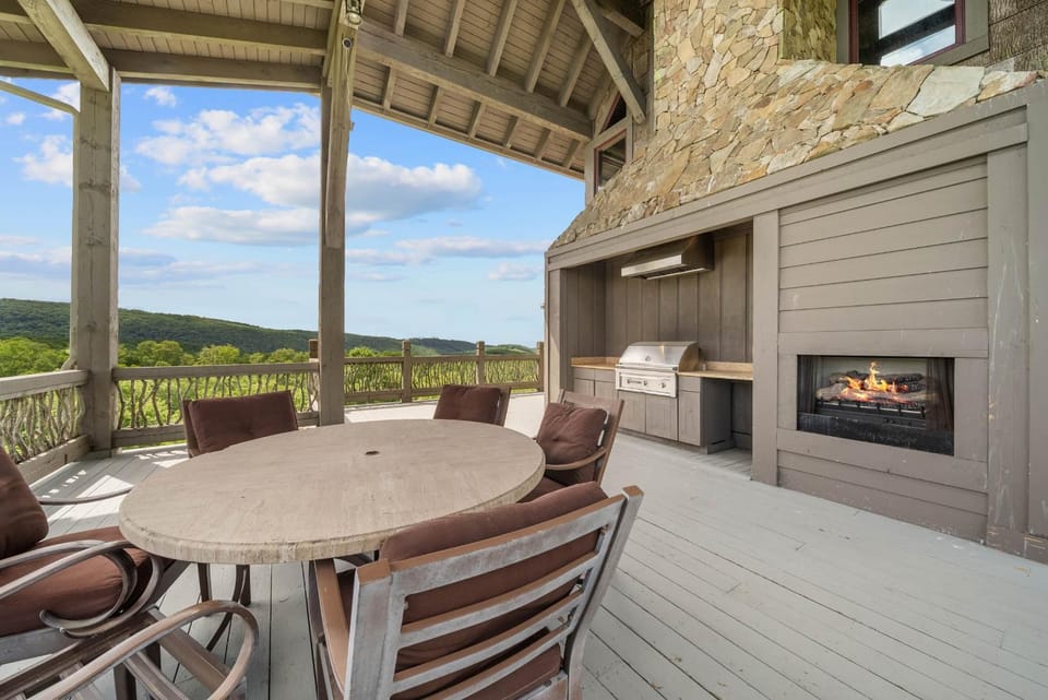 Overlook at Wilderness Trail House in Linville