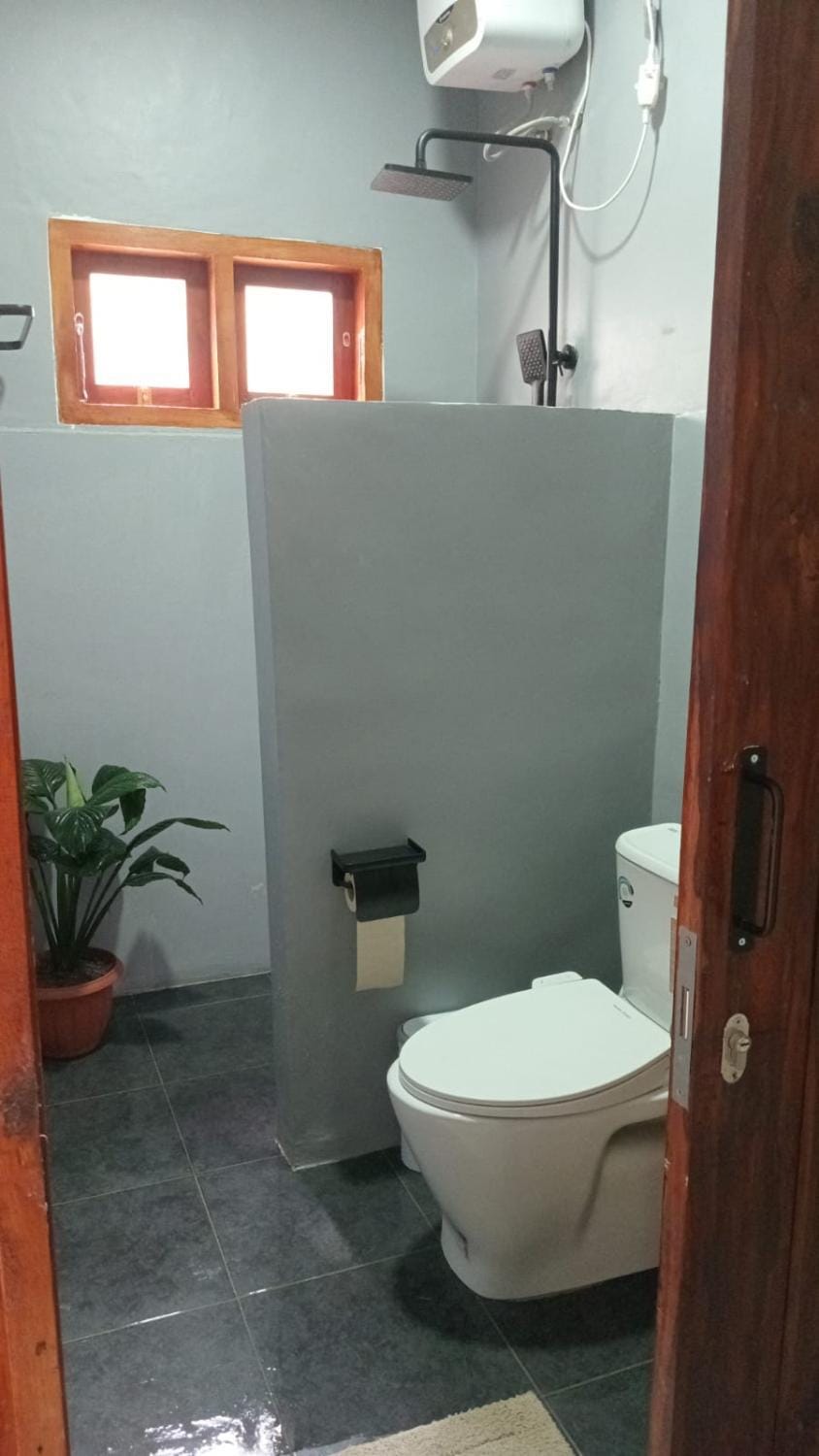 RUMAH BAIQ Villa Bed and Breakfast in Pujut