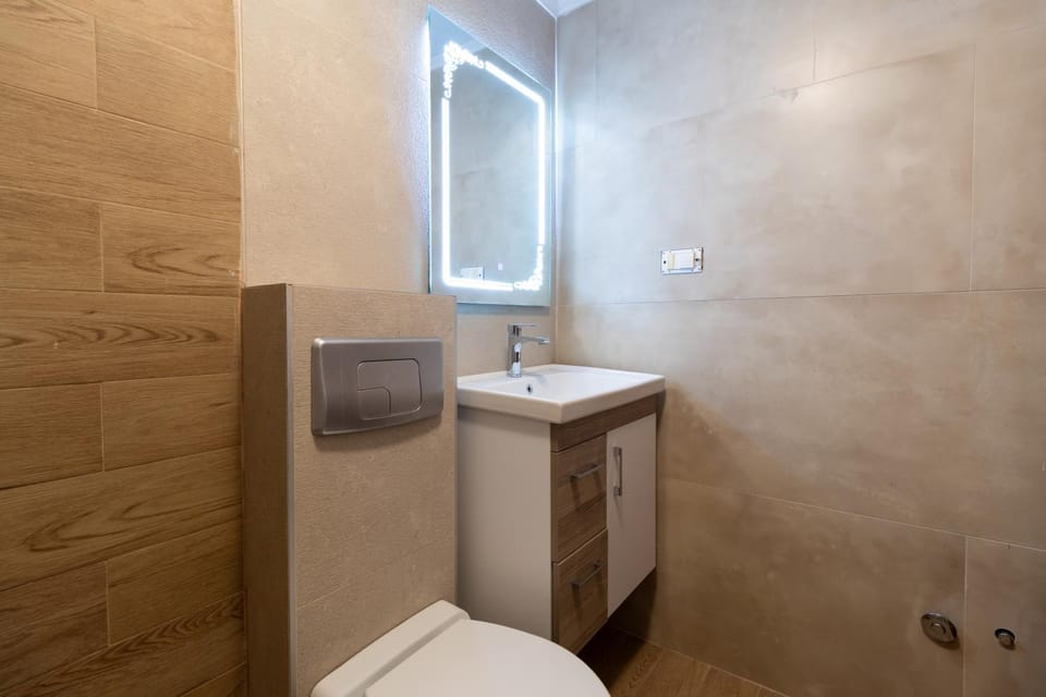Toilet, Bathroom