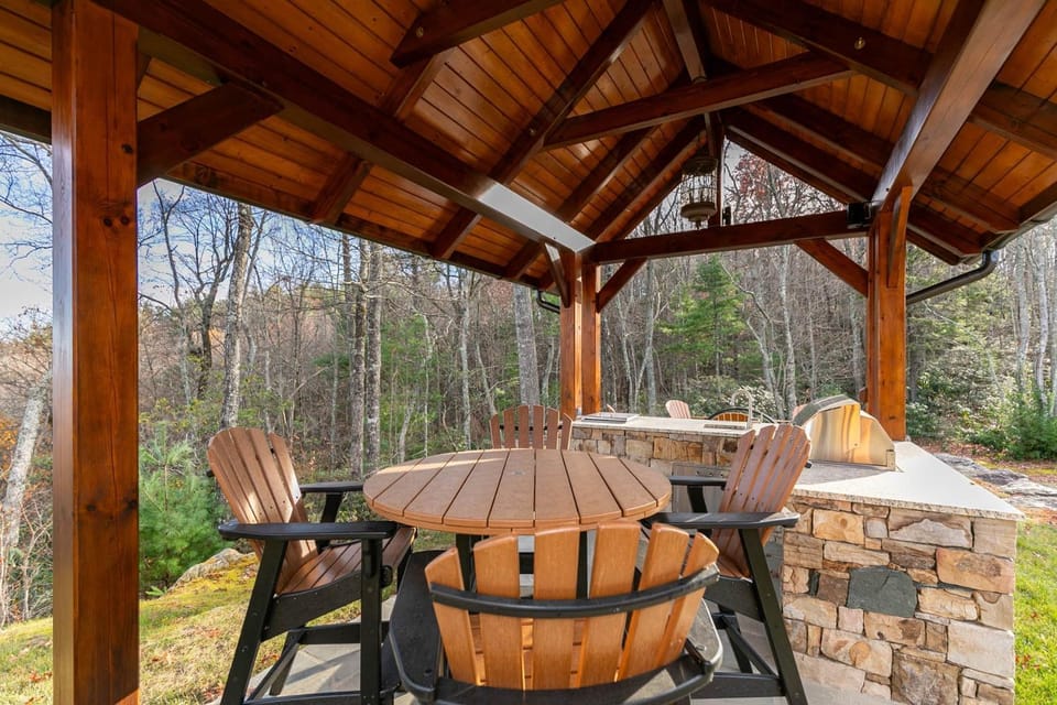 Bailey's Creek Lodge House in Caldwell