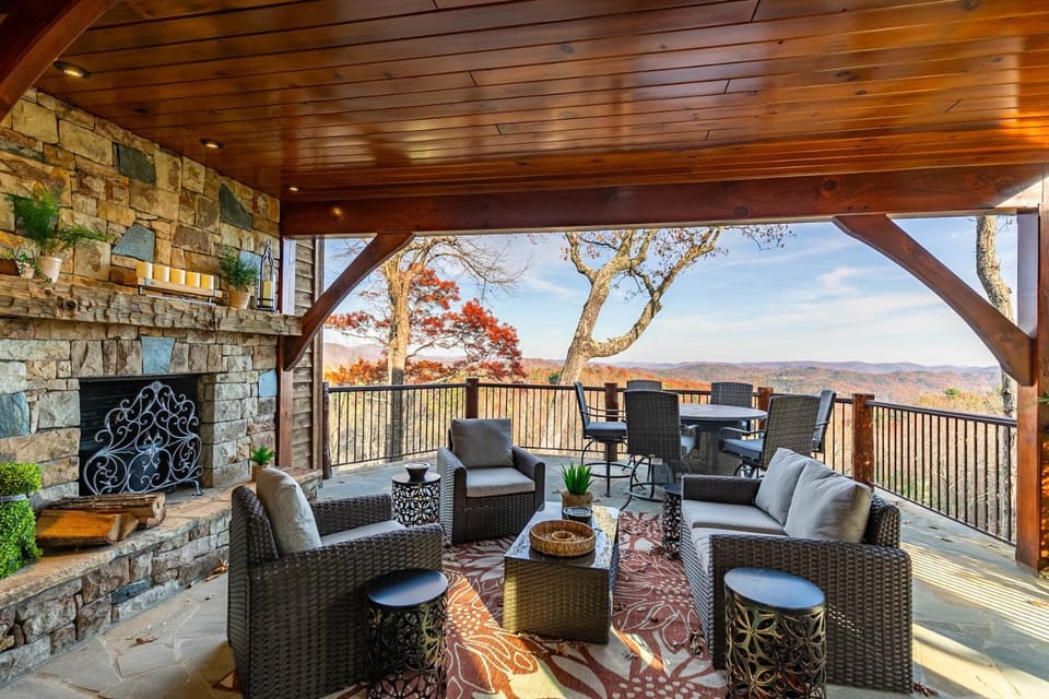Bailey's Creek Lodge House in Caldwell