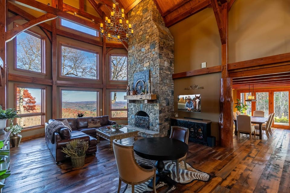 Bailey's Creek Lodge House in Caldwell