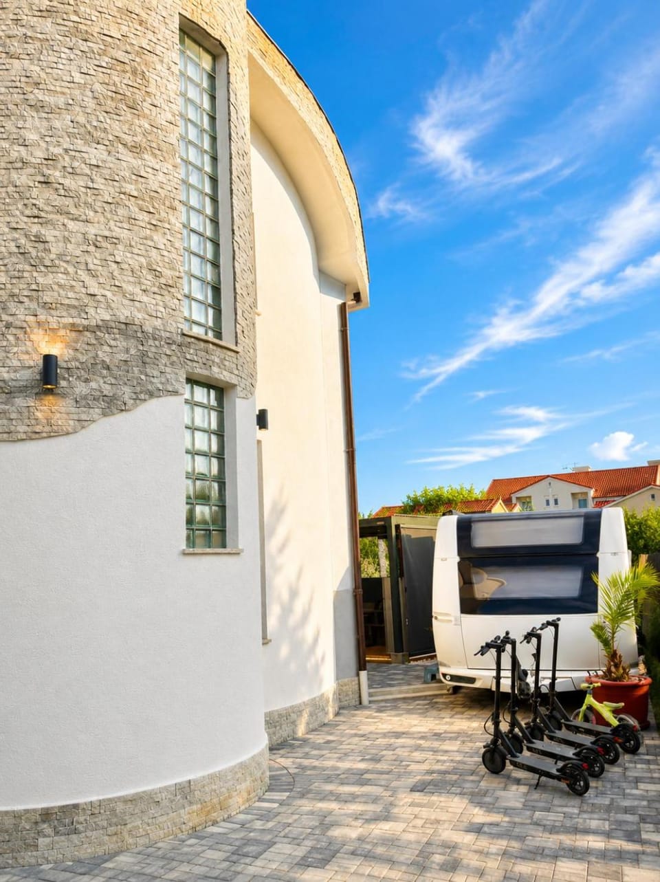 Property building, Off site, Day
